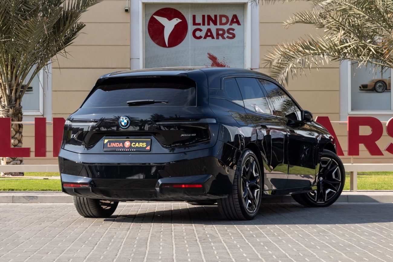 بي أم دبليو iX xDrive40
