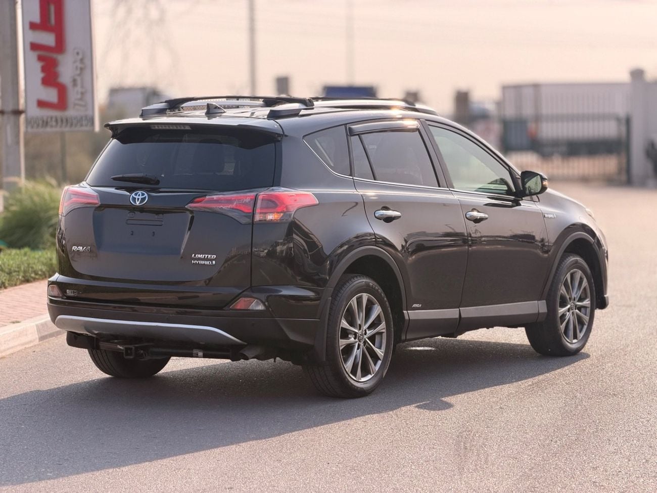 Toyota RAV4 Hybrid Limited 2.5L full option