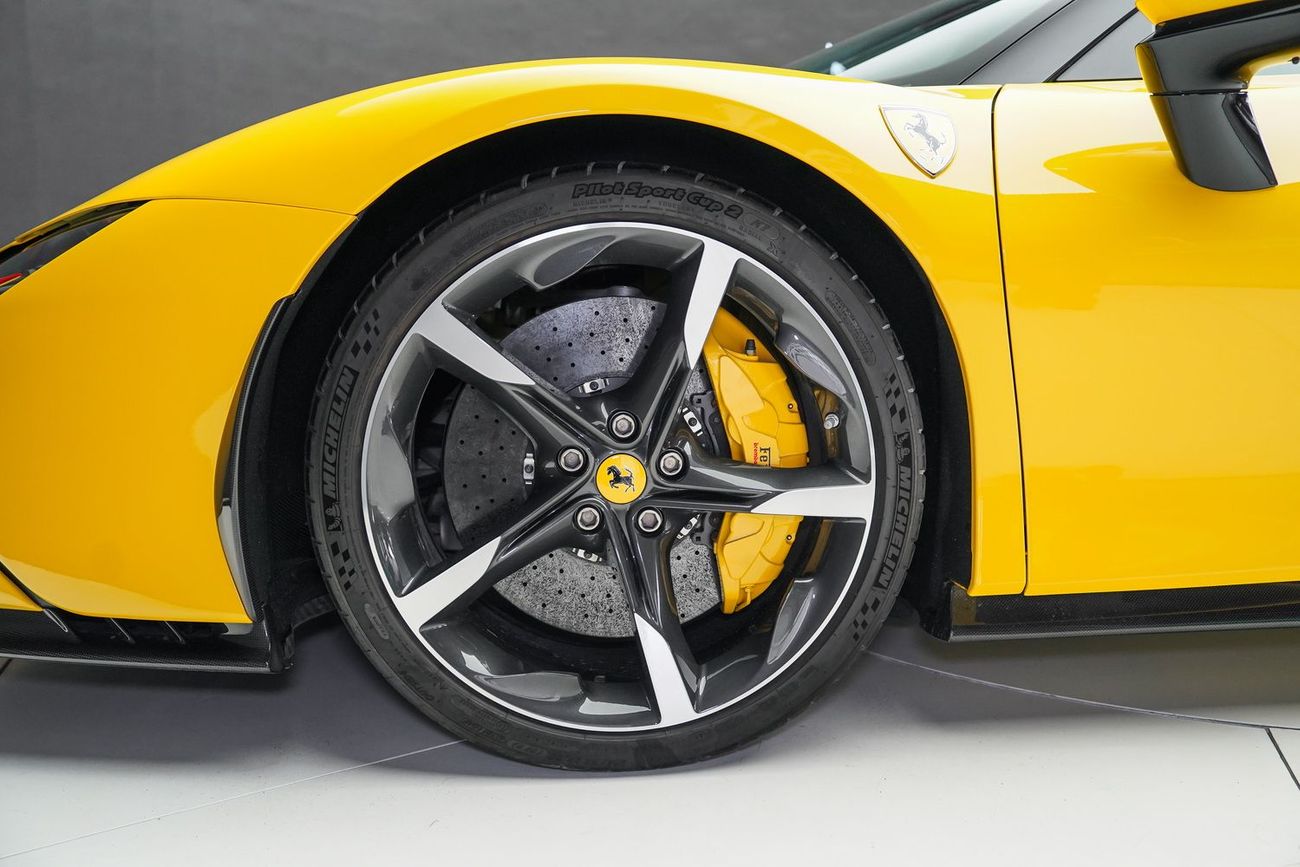 Ferrari SF90 Stradale ASSETTO FIORANO