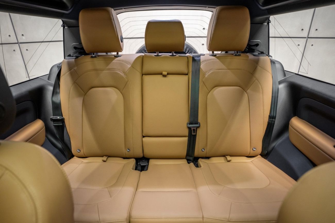 لاند روفر ديفندر P400 90 X-Dynamic HSE 3.0L (5 Seater)