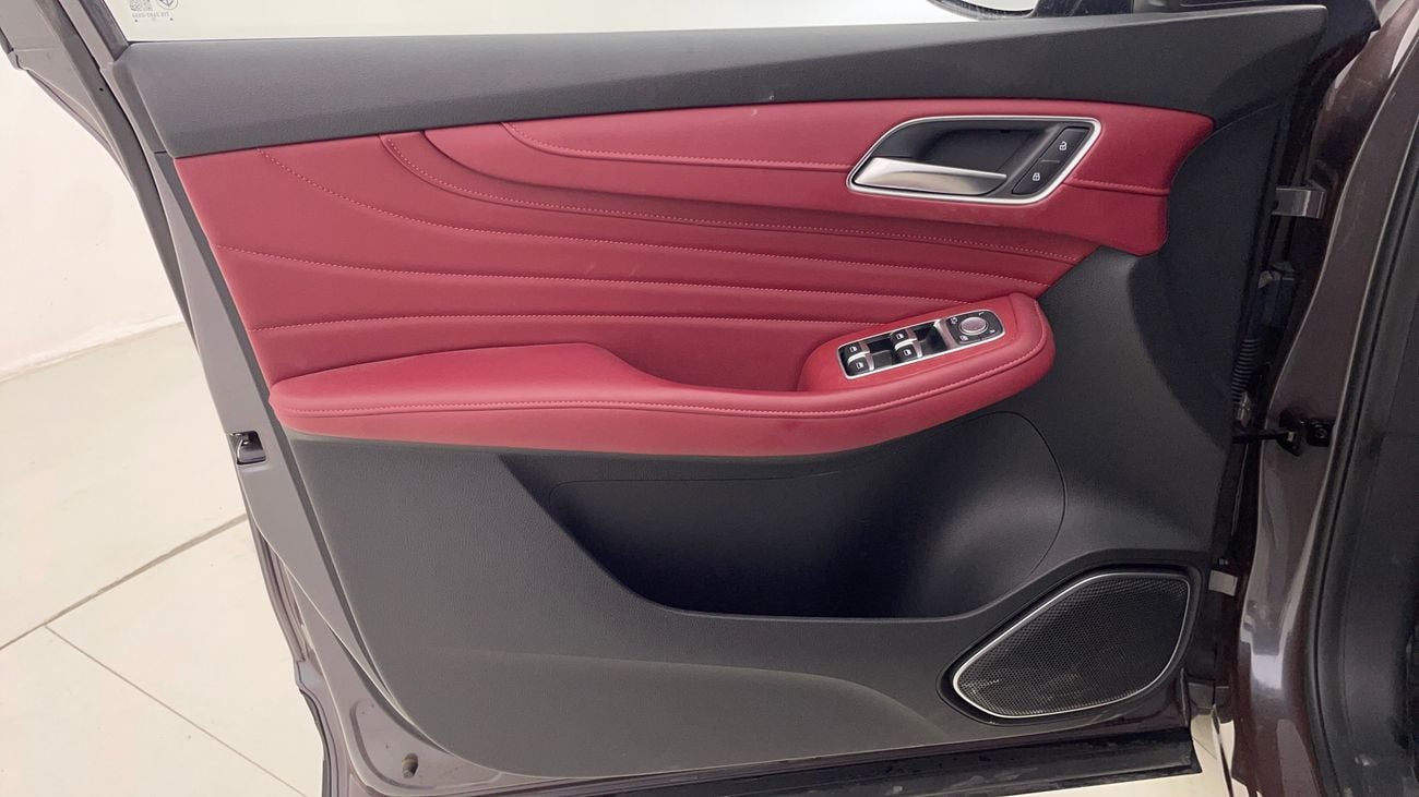 أم جي HS LUXURY TROPHY 2 | بدون دفعة مقدمة | اختبار القيادة في المنزل