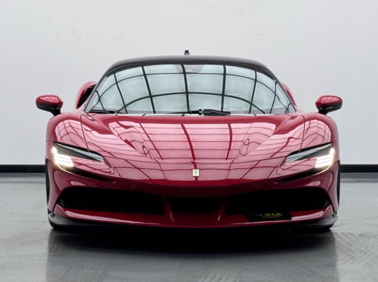 فيراري SF90 ستراديل 2023 Ferrari SF90 Stradale, 2026 Ferrari Warranty, 2030 Ferrari Service Pack, Very Low Kms, GCC