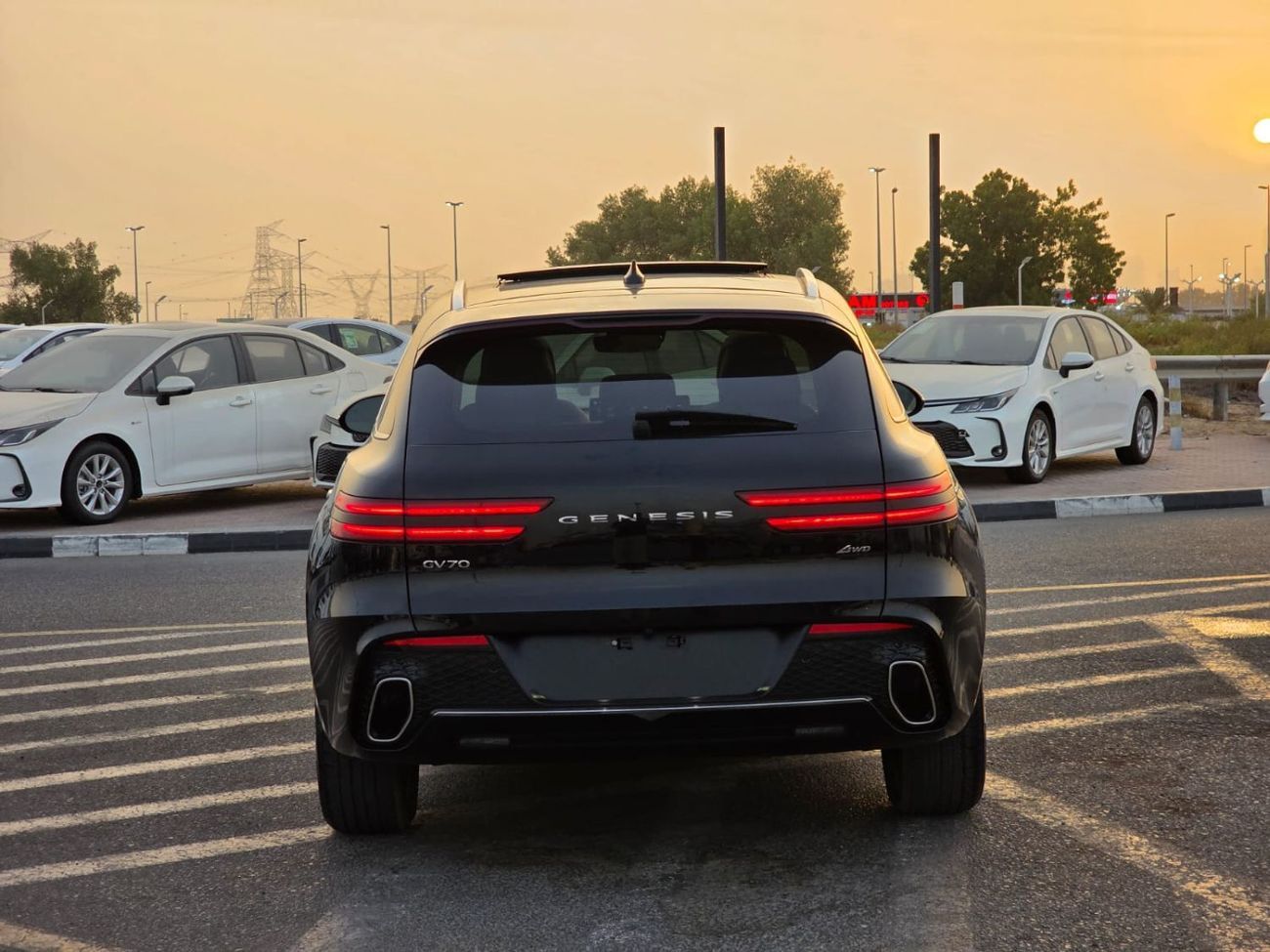 Genesis GV70 2023 Model 2.5L engine Panoramic roof and 4x4