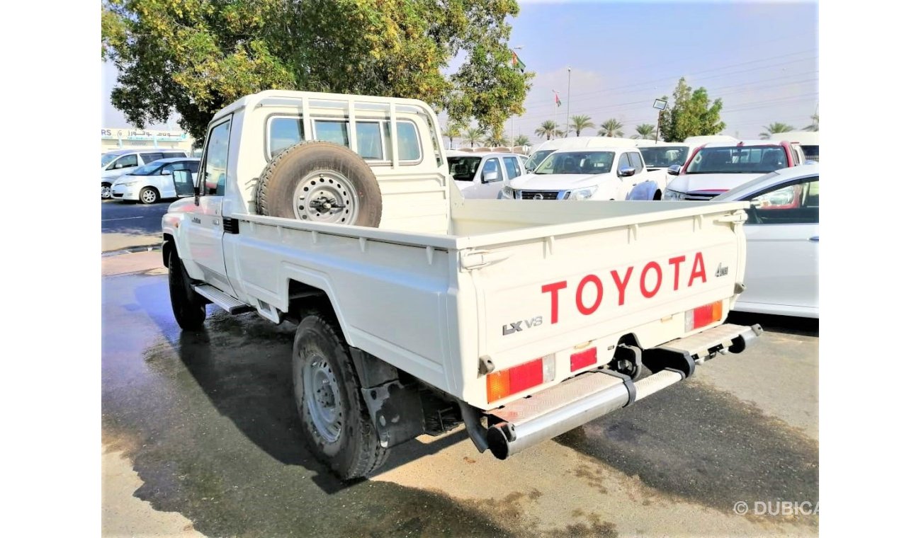 Toyota Land Cruiser Pick Up single  cap  v8