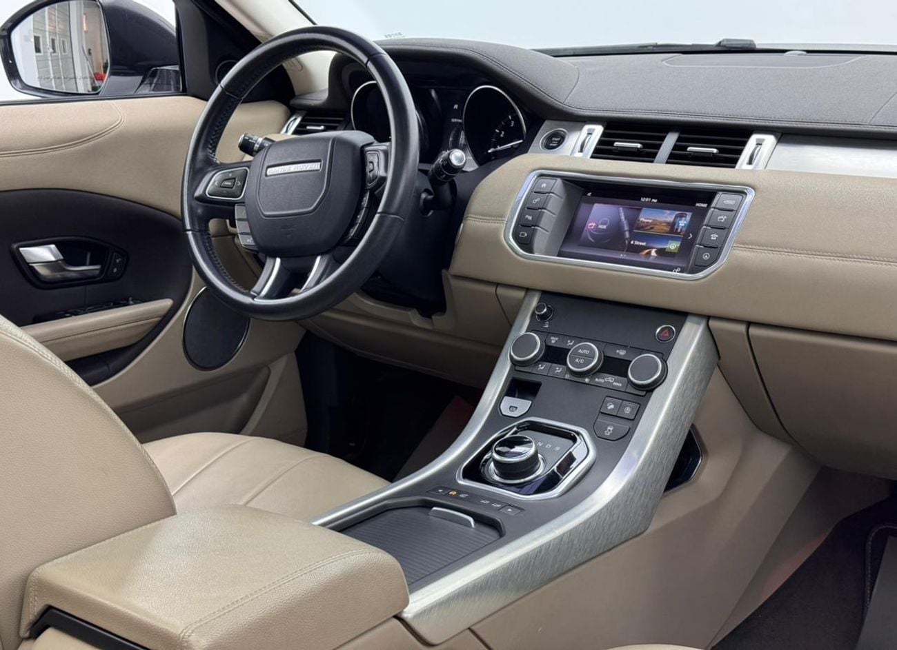 Land Rover Range Rover Evoque 2019 Range Rover Evoque SE, Range Rover Service History, 1 Year Warranty, GCC