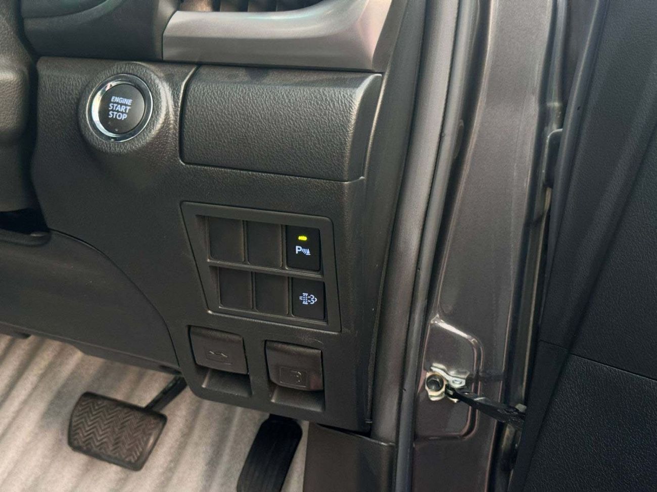 تويوتا هيلوكس 2025 TOYOTA RIGHT HAND DRIVE HILUX TOP-LINE D/CAB 2.8L DIESEL BRAND NEW 0KM