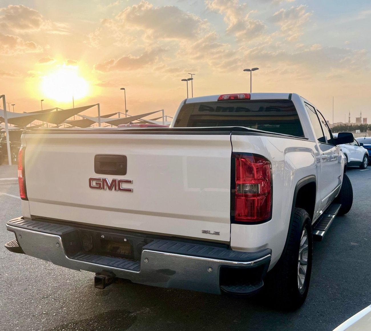 جي أم سي سييرا 1500 SLE 5.3L Double Cab Utility 4WD