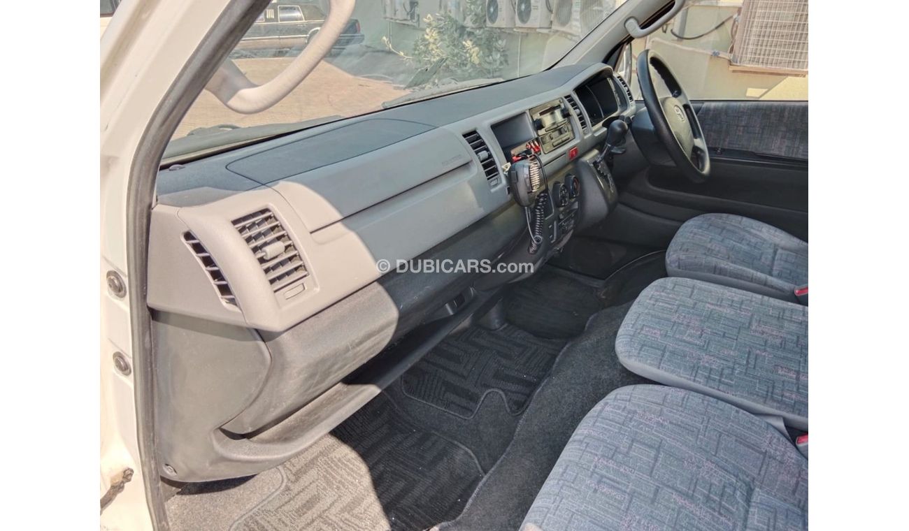 Toyota Hiace TOYOTA HIACE AMBULANCE RIGHT HAND DRIVE (PM1244)