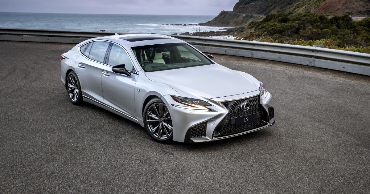 Lexus LS500 exterior - Front Right Angled