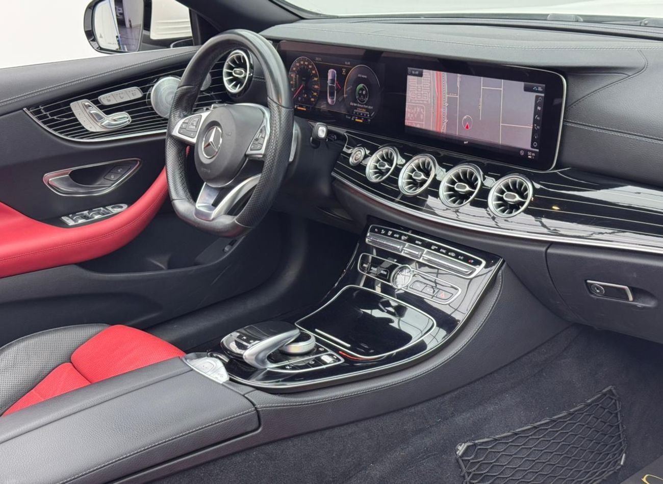 مرسيدس بنز E 200 كوبيه 2018 Mercedes Benz E200 Cabriolet, Full Service History, Fully Loaded, Excellent Condition, GCC