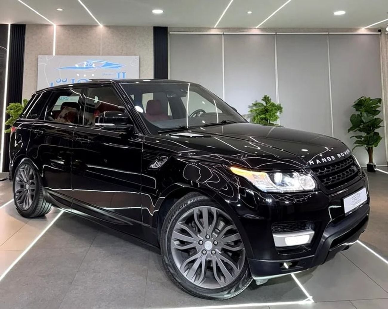 Land Rover Range Rover Sport Supercharged 5.0L ELITE || SUPERCHARGED || GCC || FULLY LOADED || ACCIDENTS FREE