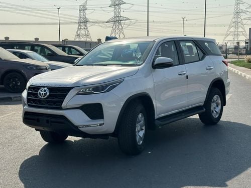 تويوتا فورتونر 2025 TOYOTA FORTUNER 2.4 DSL  WHITE/TAN