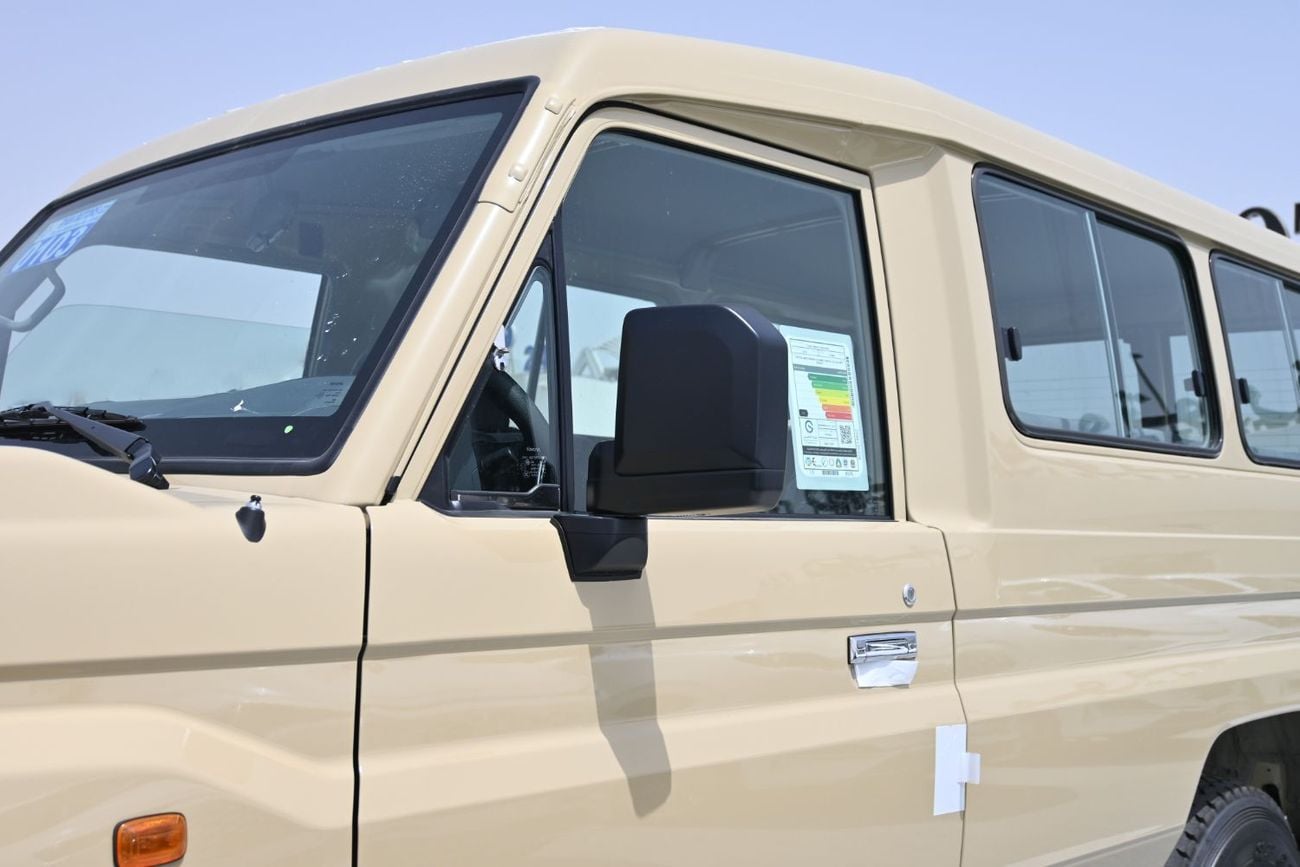 Toyota Land Cruiser 70 SWB 4.0L 4WD Toyota Land Cruiser 70 Series HardTop Manual 4.0L V6, Petrol, 4WD