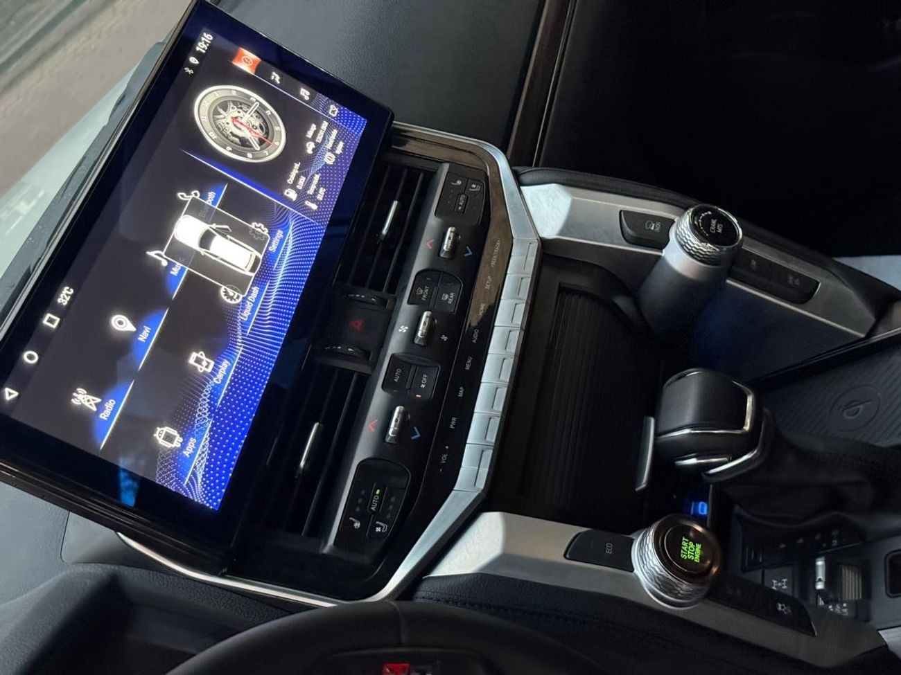 Toyota Land Cruiser Toyota Landcruiser LHD Diesel Engine model 2013 facelift 2024