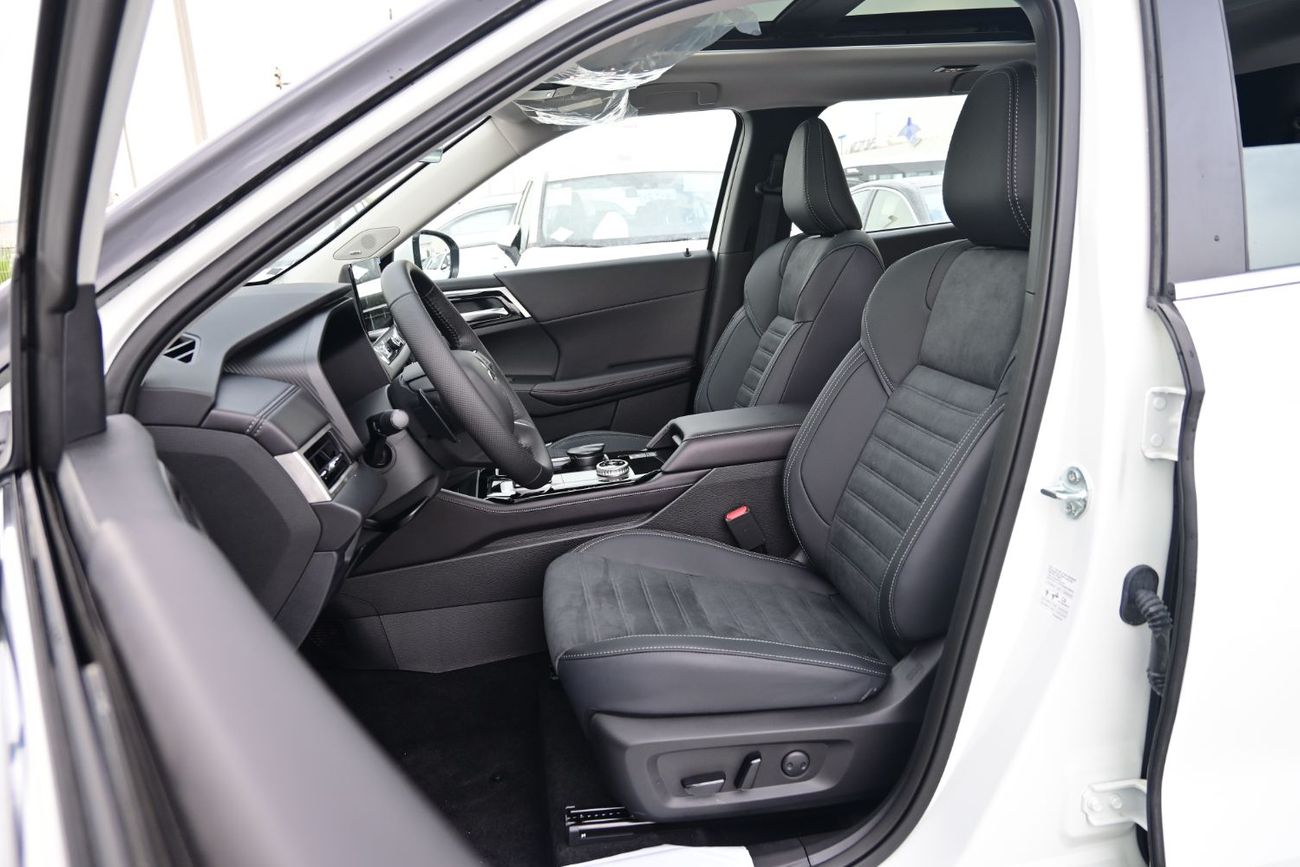 ميتسوبيشي آوتلاندر Mitsubishi Outlander Hi-Line 2.5L Petrol 4WD, Model 2026, Color White