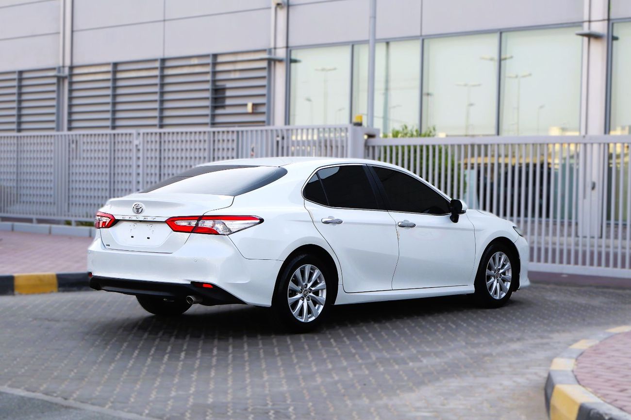 تويوتا كامري SE 2.5L (181 HP)