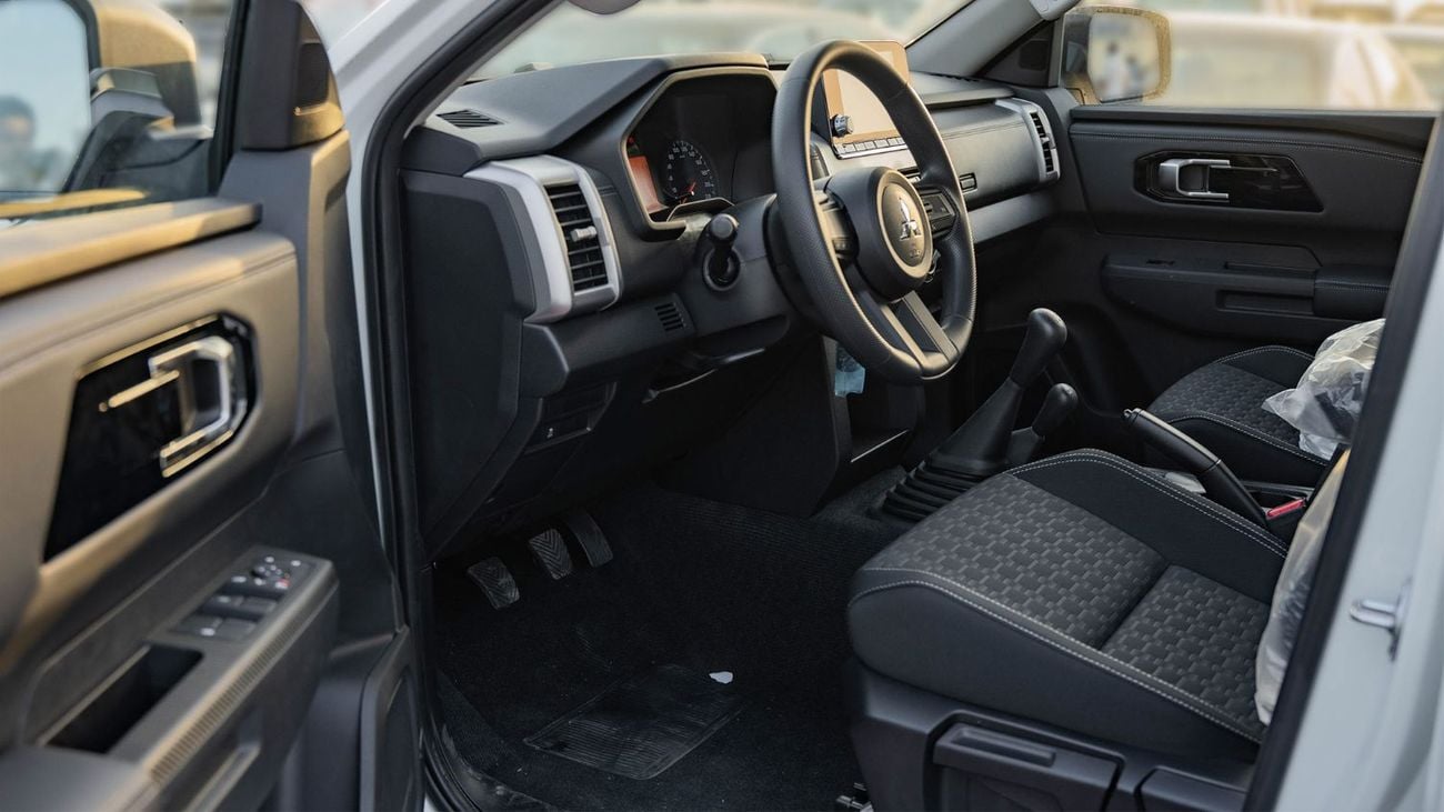 ميتسوبيشي L200 2026 Mitsubishi L200 GL 2.4L MT Petrol With Screen