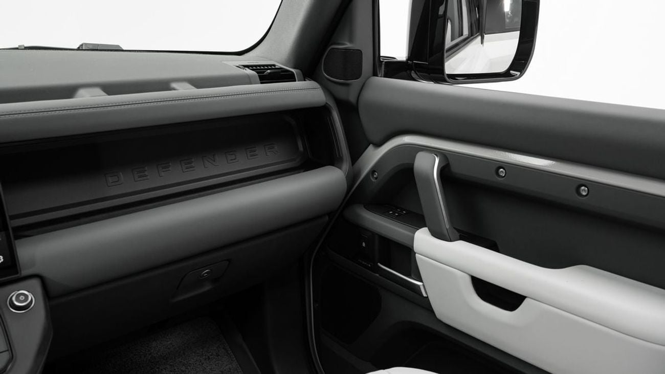 لاند روفر ديفندر X-Dynamic HSE P400e - 2026 - Euro Specs