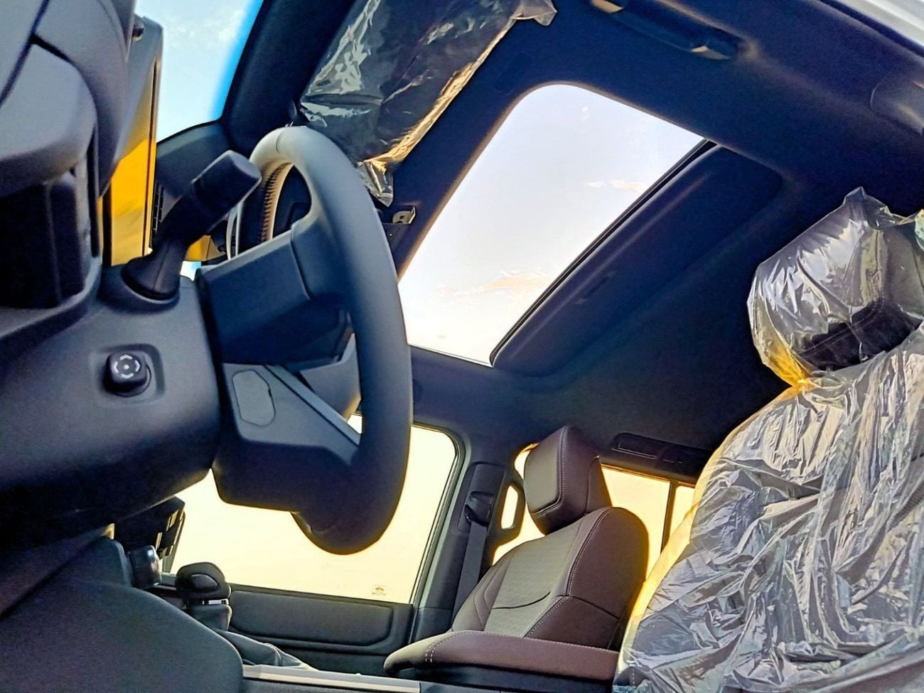 تويوتا برادو Toyota Land Cruseir Prado  2.8L  Diesel  Turbo 4*4 Full Option  7 Seats White Color 2026 Model