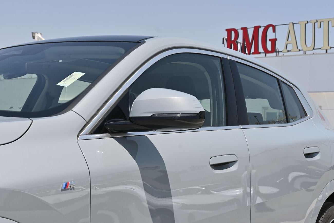 بي أم دبليو X2 BMW X2 sDrive 25i 2.0L Turbo, M Sport ENGINE: 2.0L CYLINDER: 4 Cylinder  POWERTRAIN: Turbo DRIVE: FW