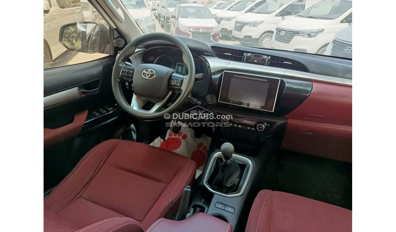 Toyota Hilux 2.7L, 17" Rims, Xenon Headlights, ECO/PWR Mode, Rear Camera, Front & Rear A/C, 4WD, DVD (LOT # 7911)