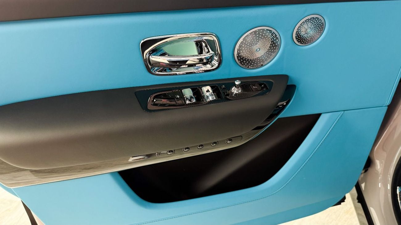 Rolls-Royce Cullinan Rolls Royce Cullinan - Silver Badge - 2026