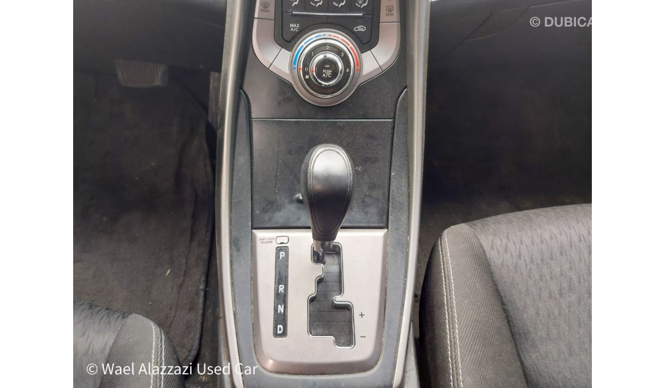 Hyundai Elantra هيونداي النترا 2013 خليجي 1.6 سي سي نظيفة جدا من الخارج و الداخل