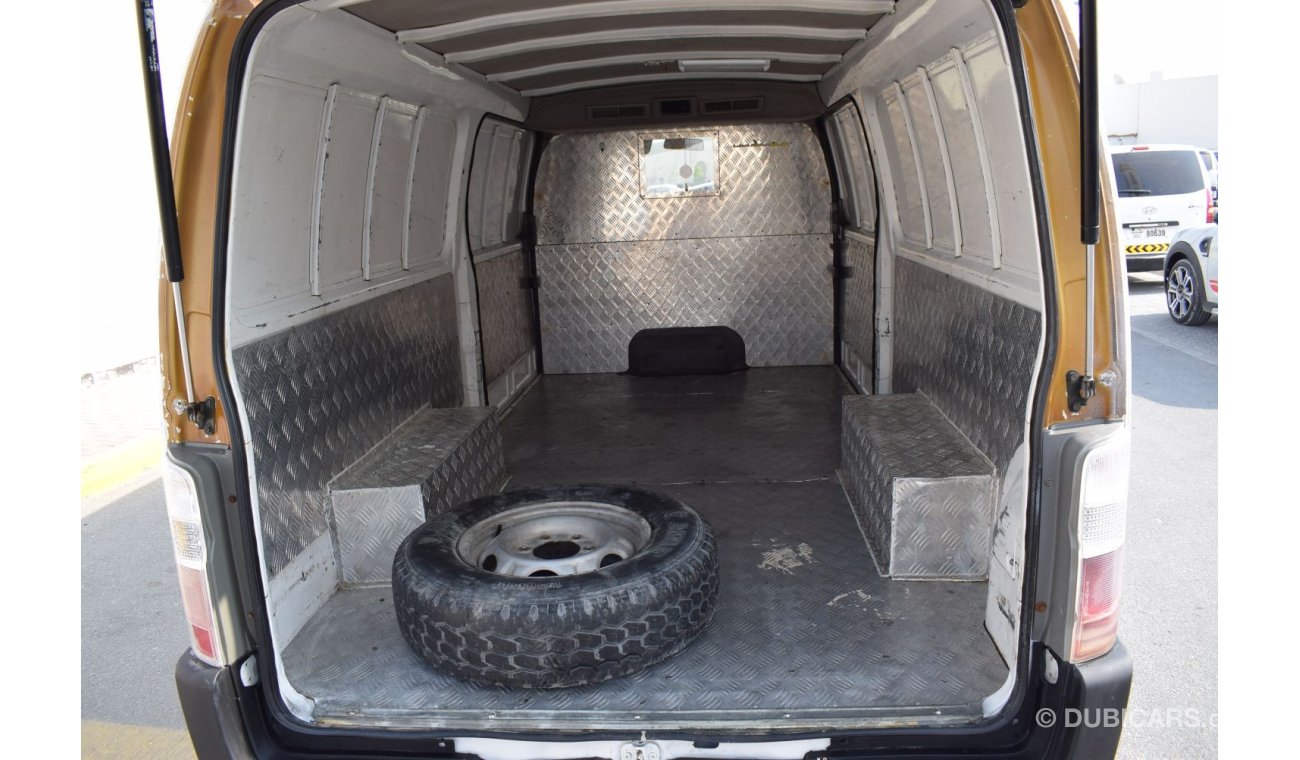 نيسان أورفان Nissan Urvan Delivery Van, model:2009.