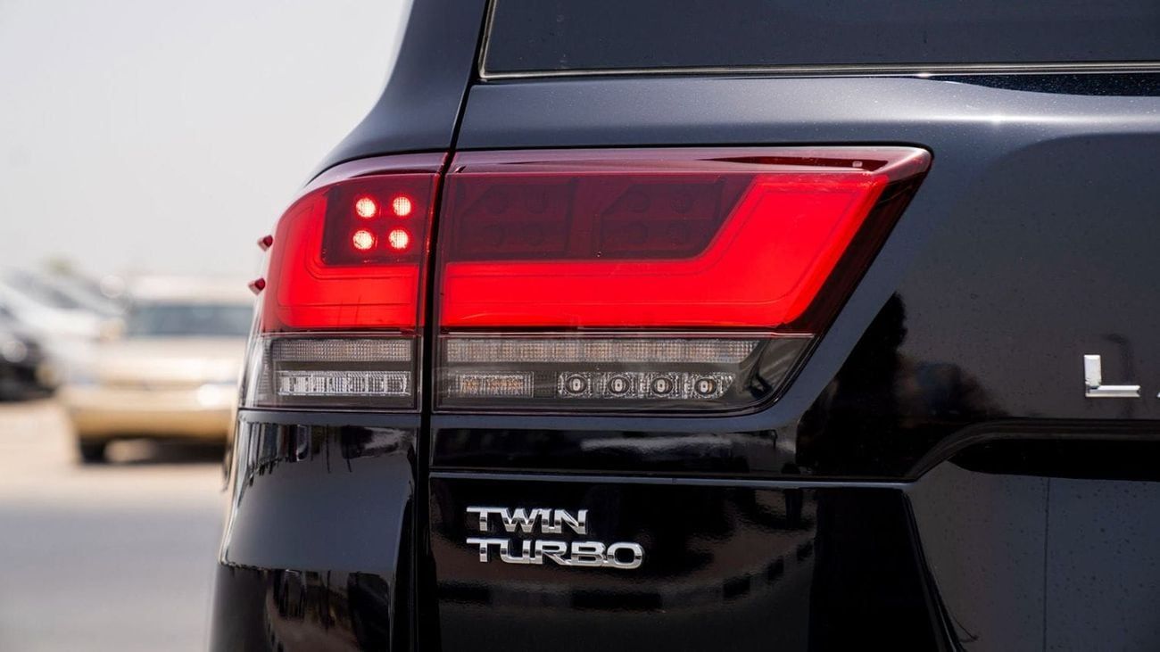 تويوتا لاند كروزر LC300 VXR 3.3L Diesel MY2025