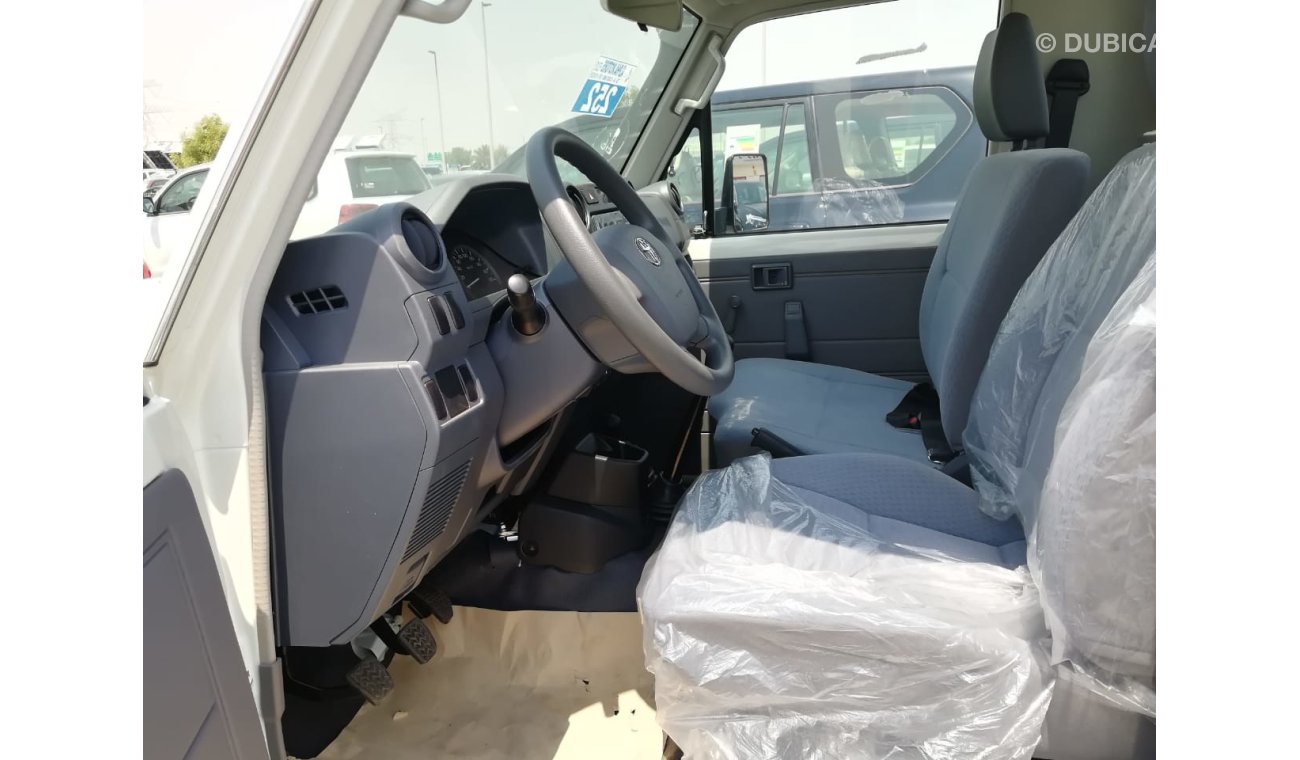 Toyota Land Cruiser Pick Up Single Cabin Diesel 4.2 L V6 2018 BASIC