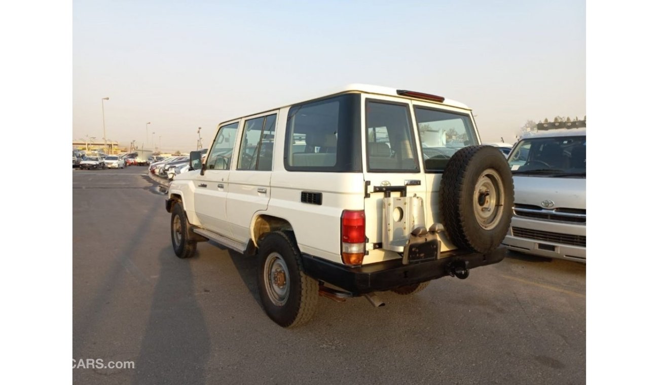 تويوتا لاند كروزر هارد توب TOYOTA LAND CRUISER HARD TOP LEFT HAND DRIVE (PM 839)