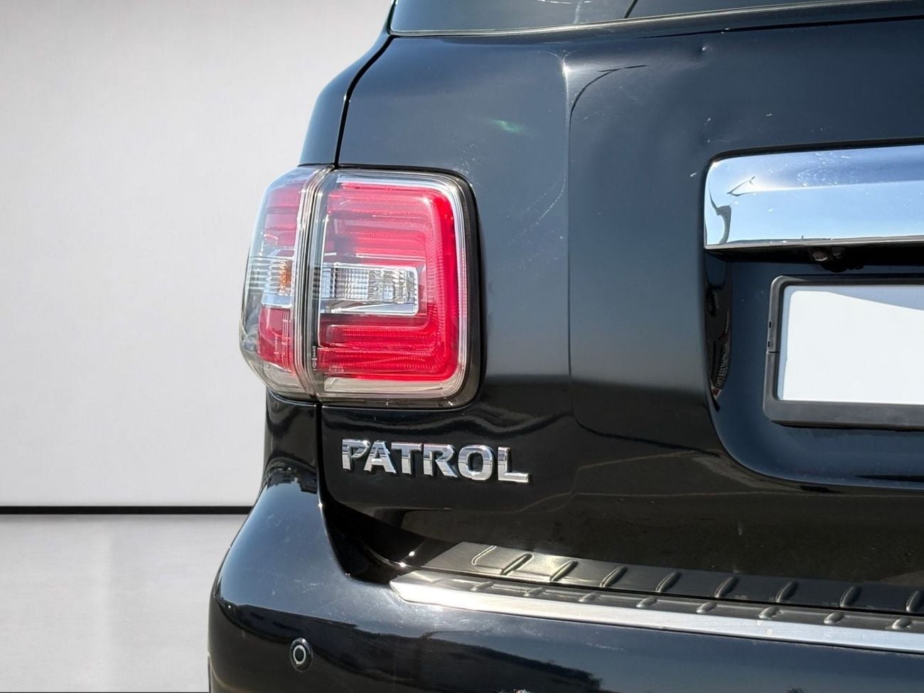 نيسان باترول LE PLATINUM AED 2,170 P.M | 0% DOWN PAYMENT | NISSAN PATROL PLATINUM VVEL DIG | 5.6L V8 | 2015 | GCC