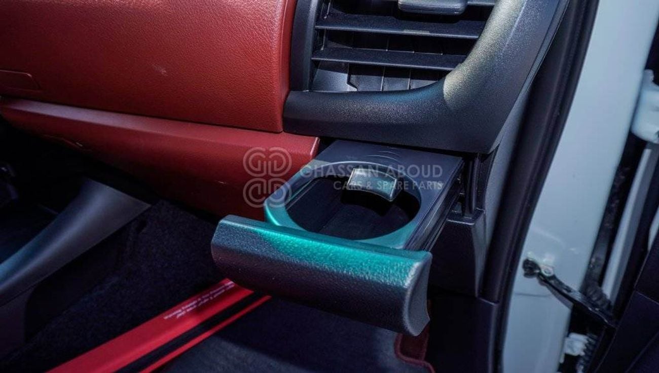 تويوتا هيلوكس GL 2.4L Double Cab Utility