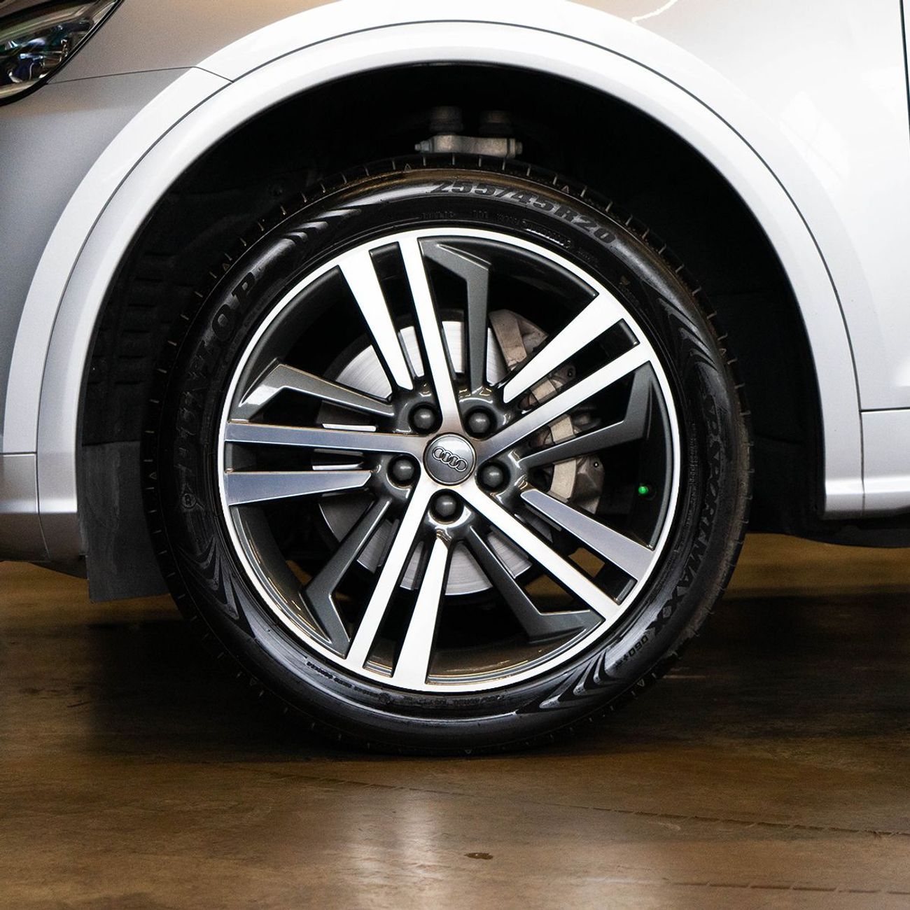 Audi Q5 AED 2,011 pm • 0% Downpayment • Audi Q5 45TFSI S-Line • 1 Year Warranty