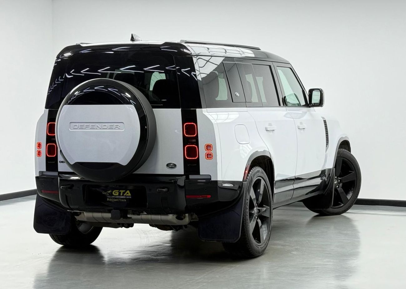 لاند روفر ديفندر P400 110 X-Dynamic SE 3.0L (5 Seater) 2023 Land Rover Defender P400 X-Dynamic SE, Warranty, Full Ser