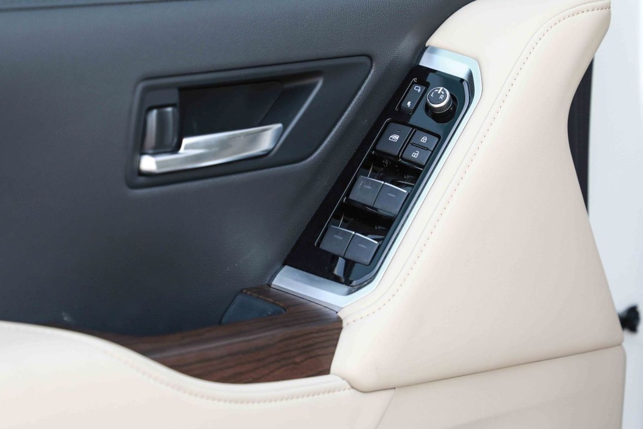 Toyota Land Cruiser 2025 TOYOTA LC300 GXR 3.5 - WHITE PEARL inside BEIGE | Export Only