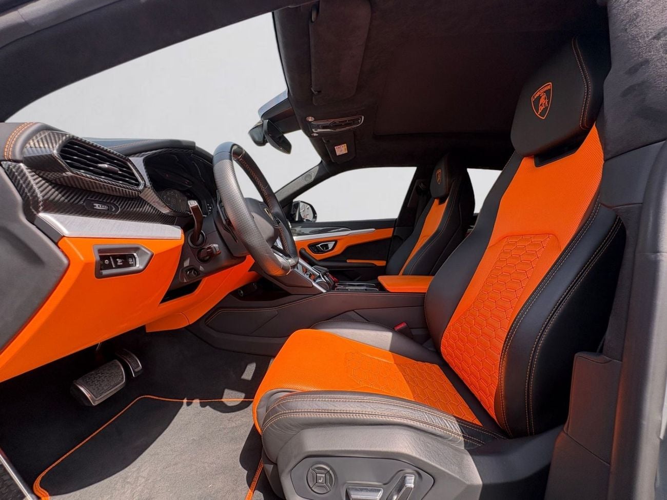 Lamborghini Urus STD AED 12,780 P.M | 0% DOWN PAYMENT | LAMBORGHINI URUS MANSORY KIT | 4.0L TWIN-TURBO V8 | FULL SERV