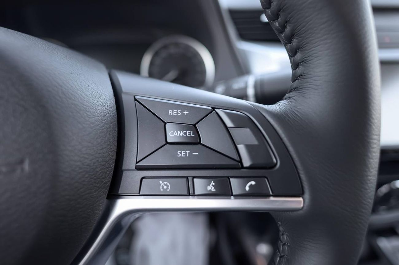 نيسان نافارا Std 2.5L 4WD M/T