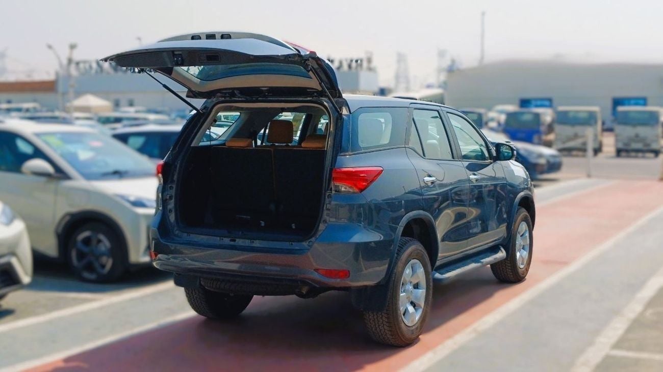 Toyota Fortuner Toyota Fortuner 2.4L Diesel GCC MID 2025YM