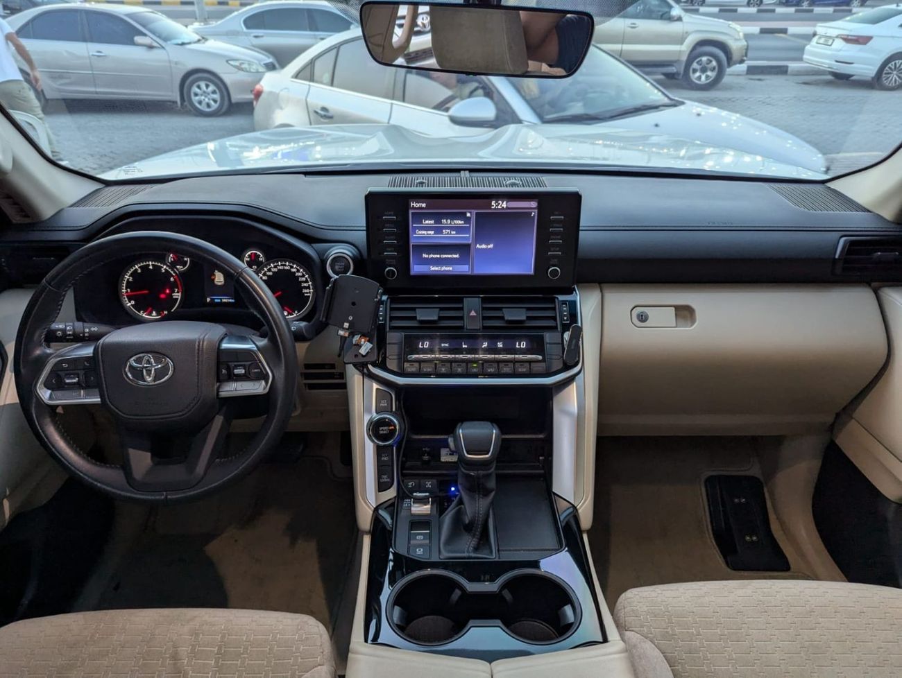 Toyota Land Cruiser GXR 4.0L Toyota land Cruiser 2023 GXR V6 4.0L clean car without accident without paint available in