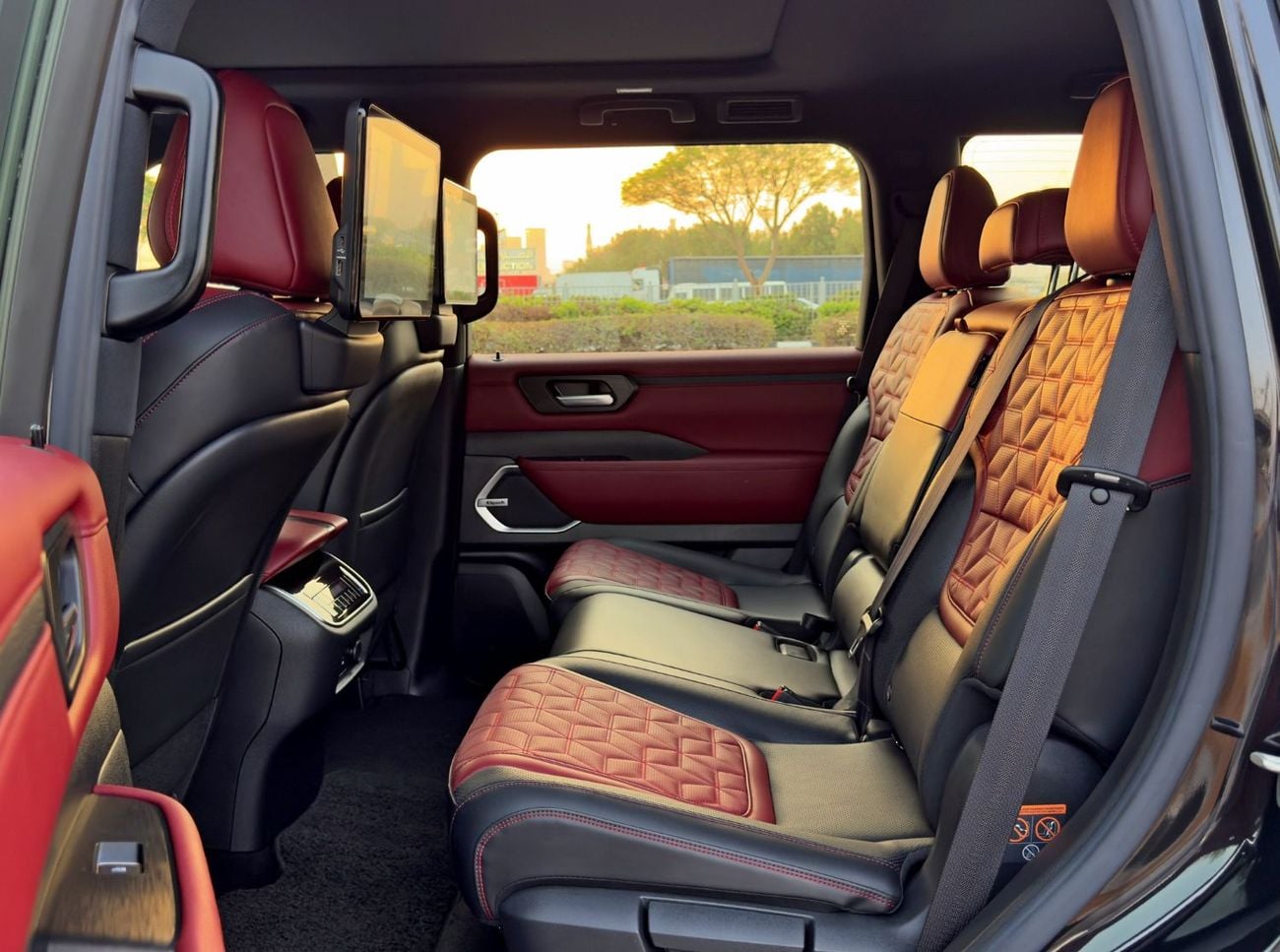 Nissan Patrol LE PLATINUM CITY 2025 Nissan Patrol LE Platinum, Dealer Warranty, GCC Specifications