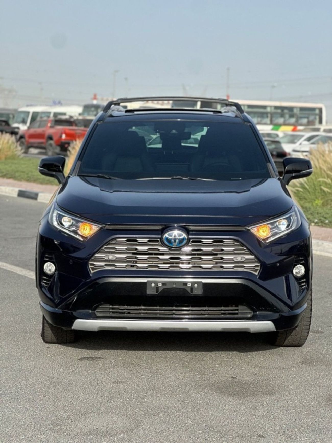 تويوتا راف ٤ Hybrid XSE, sunroof,leather seats, push start Full Option