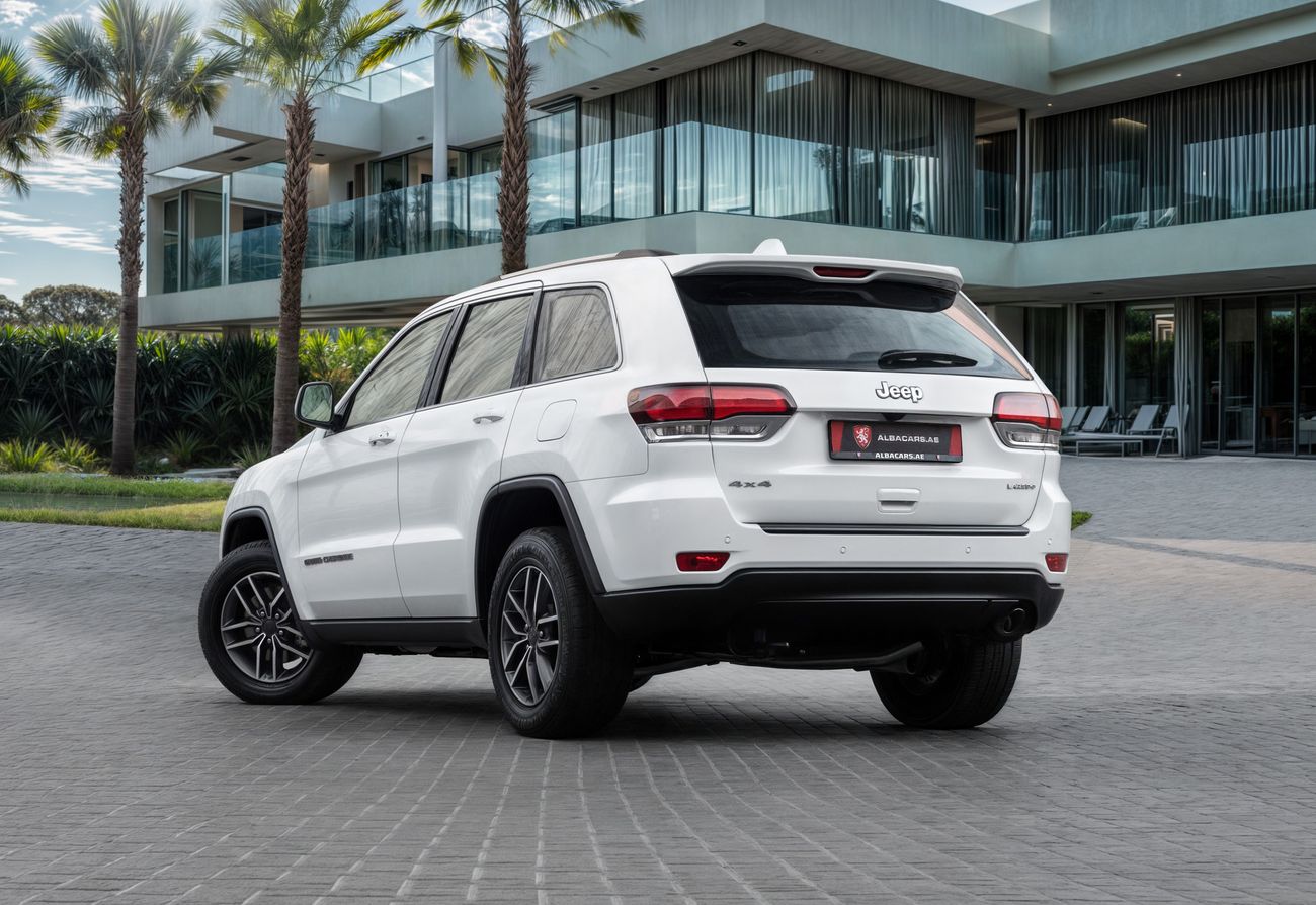 جيب جراند شيروكي Grand Cherokee LAREDO | 1,655 P.M | 0% Downpayment | Low KM | Warranty | Pristine!