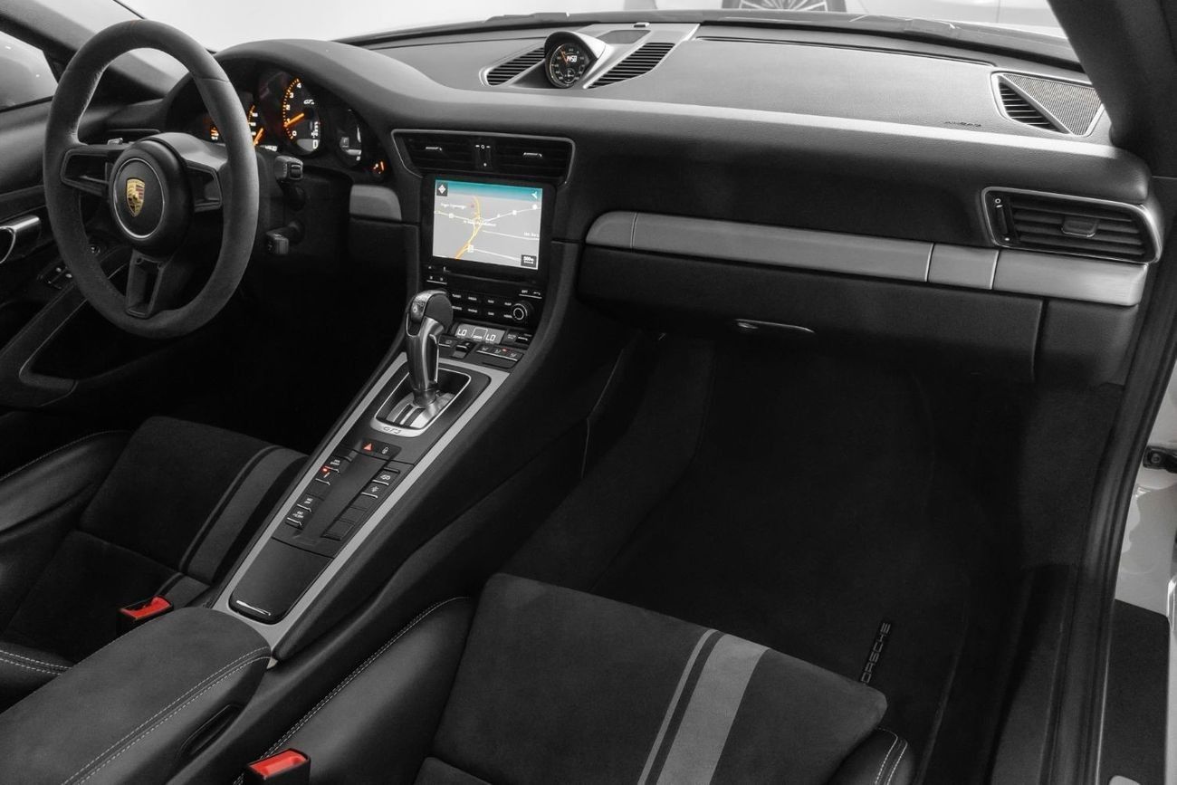 Porsche 911 GT3 3.8L (475 HP) Coupe