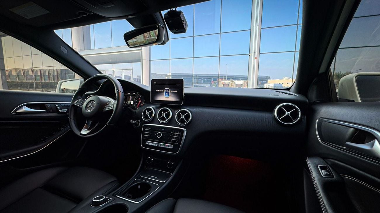 Mercedes-Benz A 220 AMG PACKAGE