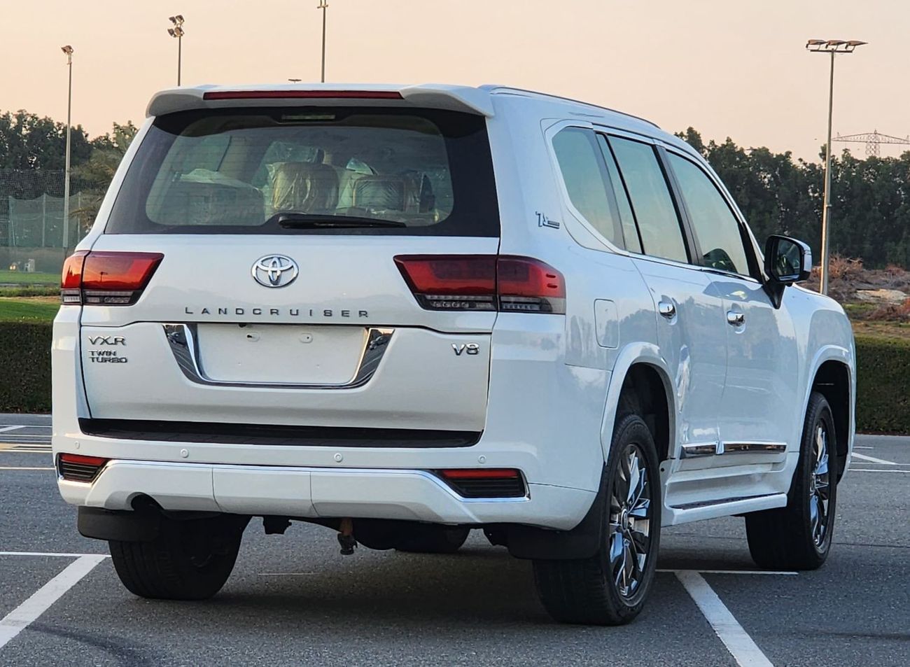 Toyota Land Cruiser VXR V8 VX.R upgrade 2022 full options