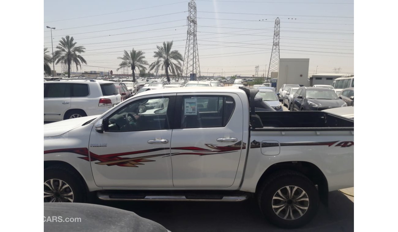 Toyota Hilux full option petrol