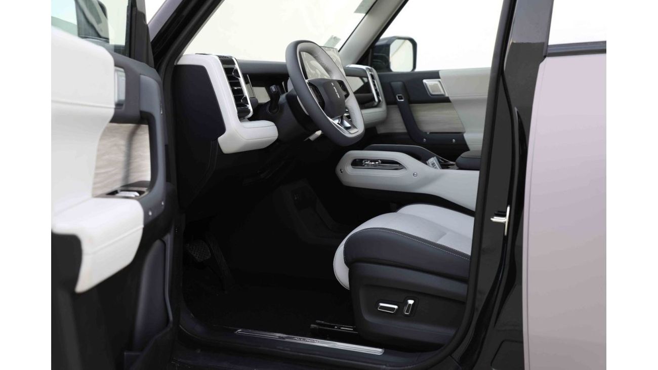 شيري iCar 03 2024 ICAR EQ3 V2 طويلة المدى - رمادي من الداخل أبيض | تصدير فقط