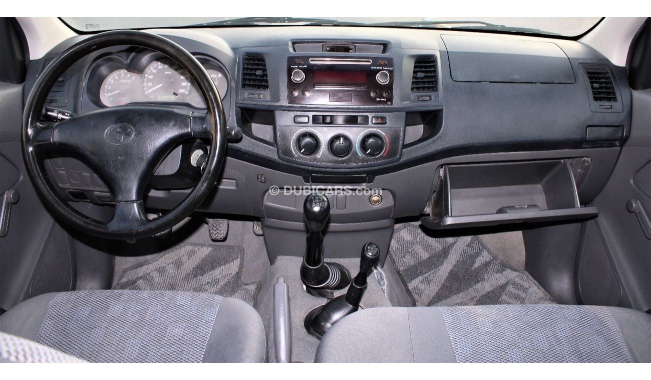 تويوتا هيلوكس تويوتا هيلوكس 2015 دبل كابينه بحالة متازة بدون حوادث نظيفه جدا من الداخل والخارج