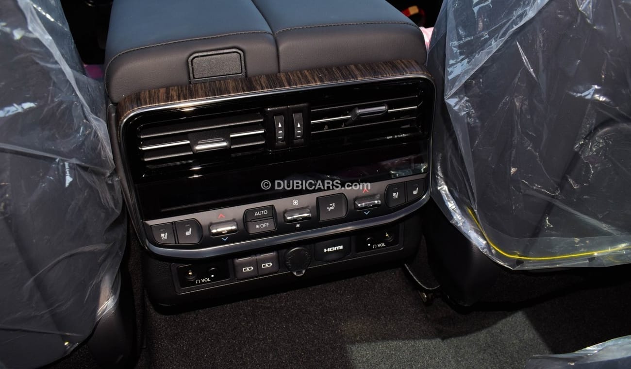 Toyota Land Cruiser VXR 3.5 L V6